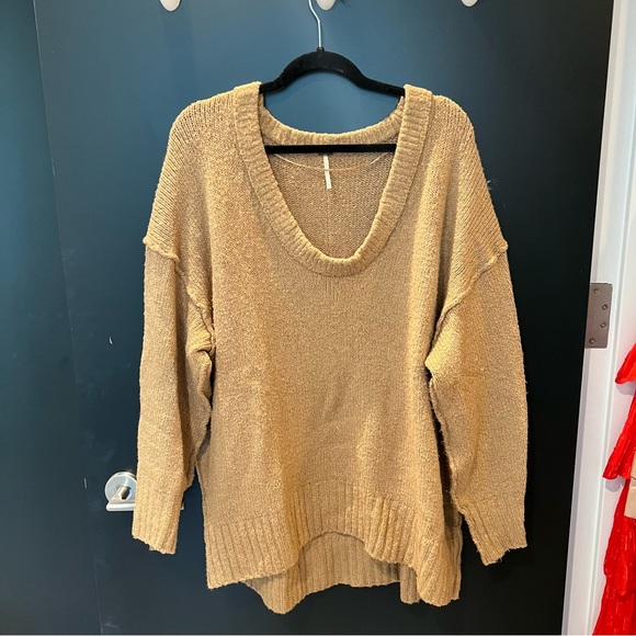 Free People Brooksize Sweater in Desert Camel Size Medium - Picture 5 of 9